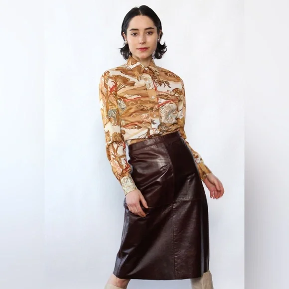 PRICE New GAP Vintage High Waisted Leather Midi Skirt Colour Burgundy Size 8 - Picture 9 of 16